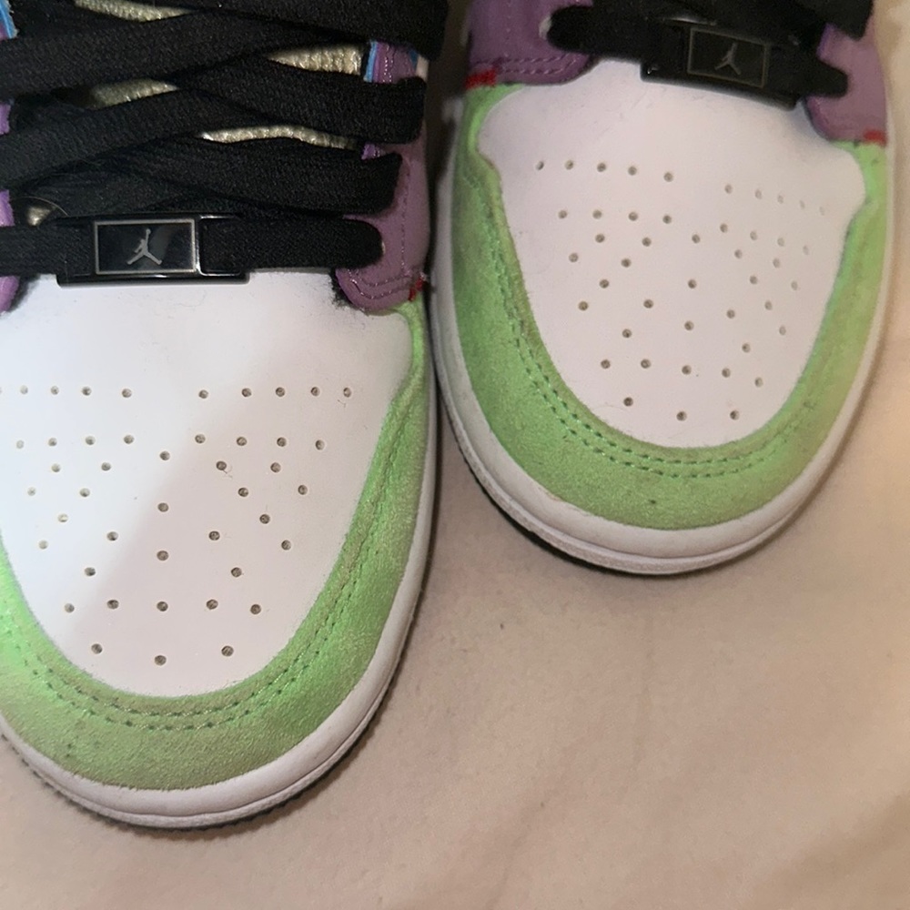 2020 Women’s air jordan 1 mid SE ‘Lightbulb’ - Picture 5 of 5